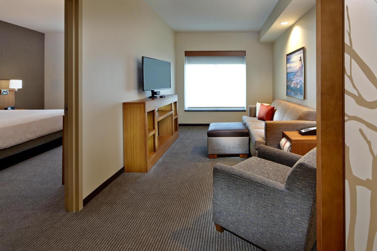 Hyatt Place Warwick/Providence Airport Bagian luar foto