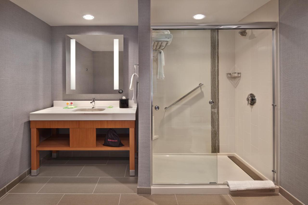 Hyatt Place Warwick/Providence Airport Bagian luar foto