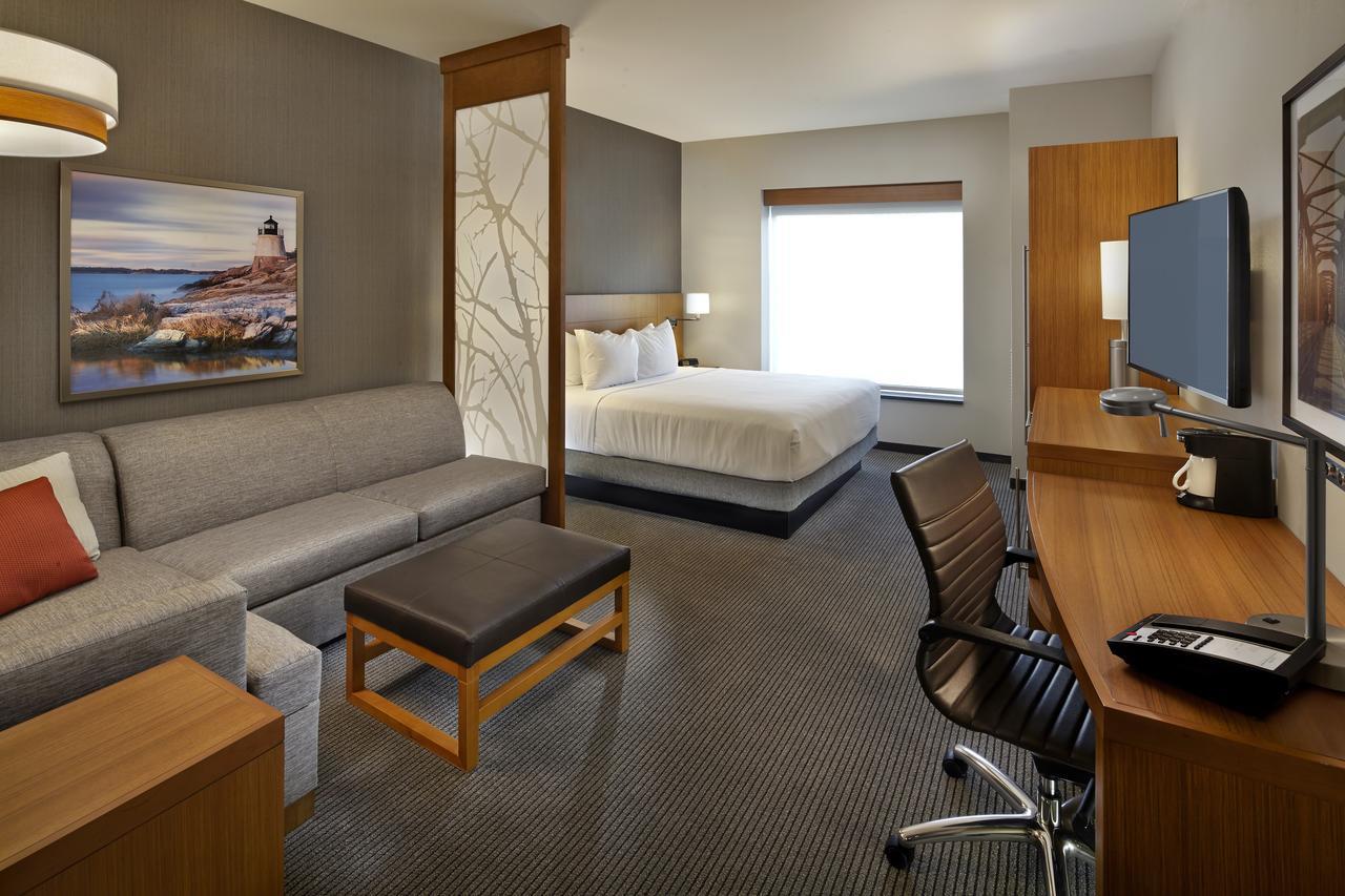 Hyatt Place Warwick/Providence Airport Bagian luar foto
