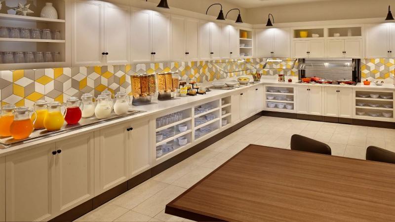 Hyatt Place Warwick/Providence Airport Bagian luar foto